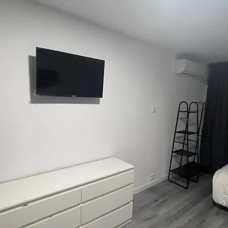 Lovely Estudio Fiesta Apartment *