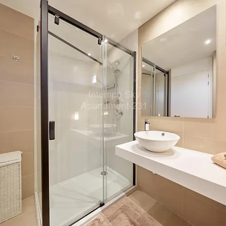 Intempo Sky Apartament-231 * Бенидорм