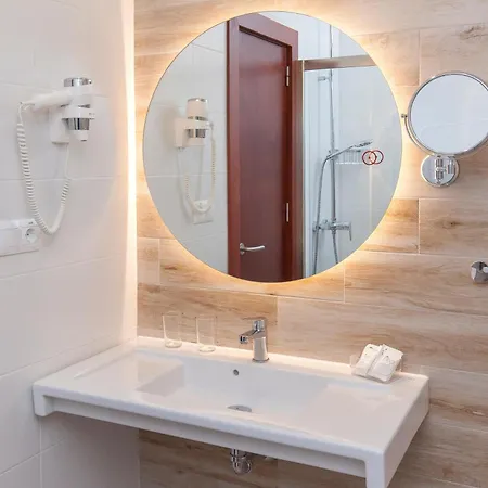 Port Fiesta Park Hotel 3*