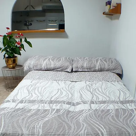 Apartamento California En Benidorm, 1 Min Playa Levante, Wi-fi, Ac Y Parking *