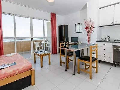 Aparthotel El Faro By Mc 2*