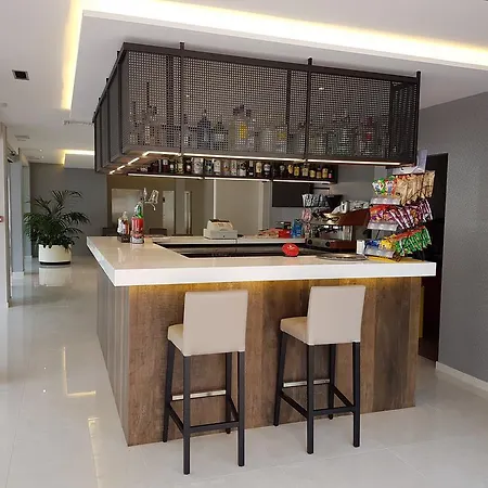 Perla Hotel 3*