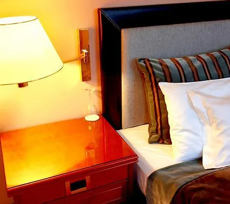 Cornelia Inh 24193 Hotel
