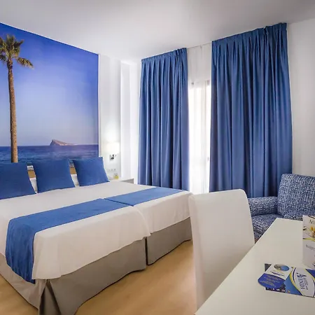 فندق Avenida 4*