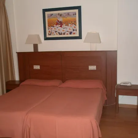 Mayna Hotel