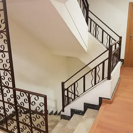 Mayna Hotel