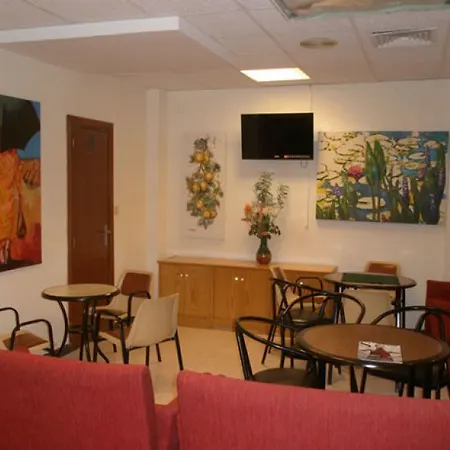 Mayna Hotel 2*