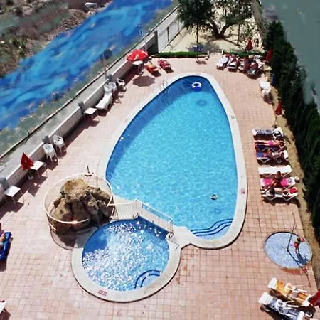 Primavera Loix Appart hôtel 3*