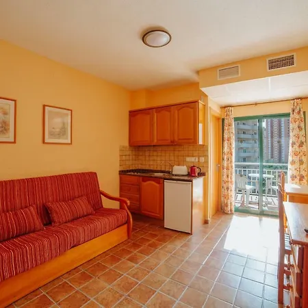 Palm Court Apartment *