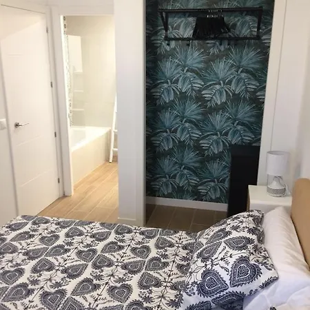 Av/ Armada Espanola, Ed/ Fernandos, 5, 5º H2 Apartment *