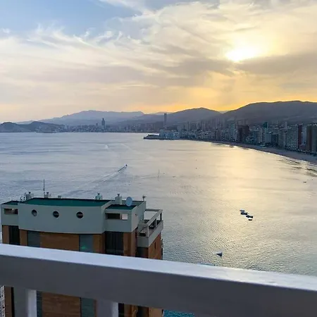 Balcon Al Mediterraneo Y Skyline De * Μπένιντορμ