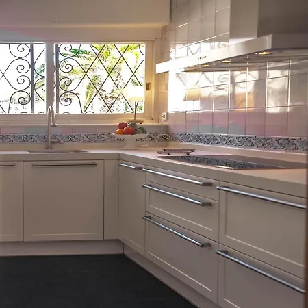 Altozano With Pool, Barbeque, Large Garden, And Fantastic Sea Views * Benidorm