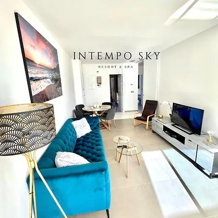 Apartment Intempo Sky &