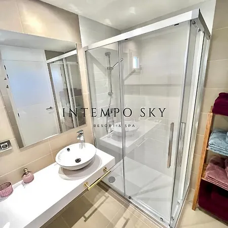 Apartment Intempo Sky & *