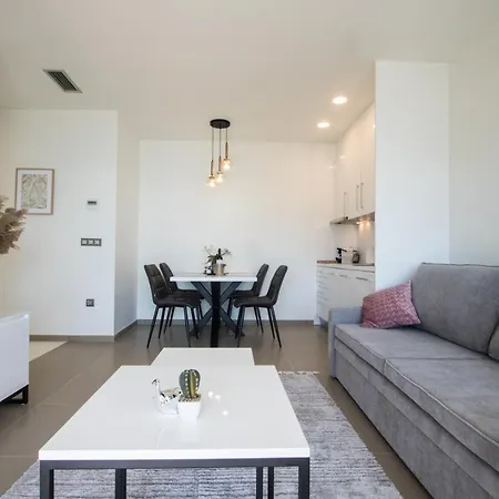 Apartment Intempo Sky 172