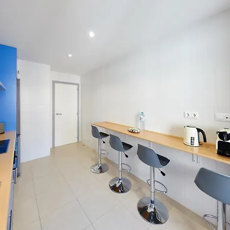Luxurious Newly Renovated 2 Bedroom By The