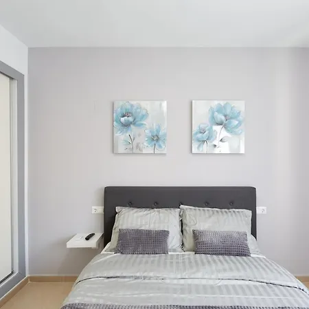 Luxurious Newly Renovated 2 Bedroom By The Apartment Benidorm