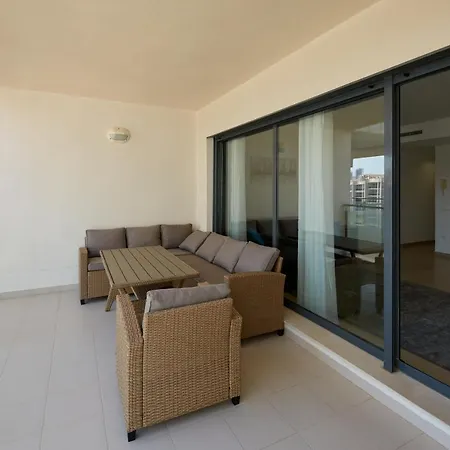 Luxurious Newly Renovated 2 Bedroom By The Benidorm