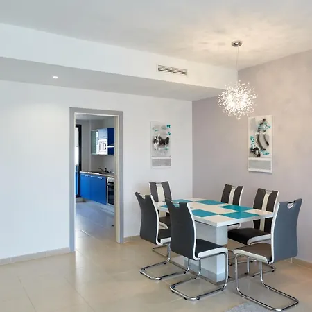 Luxurious Newly Renovated 2 Bedroom By The Benidorm
