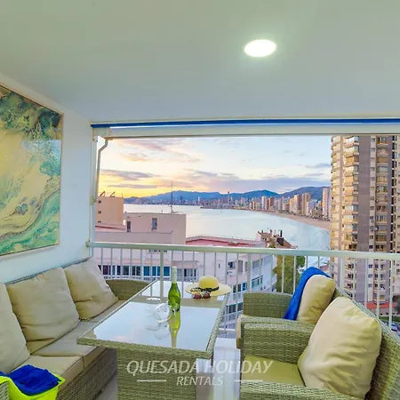 100mts To Beach, Luxury Encanto Apartman