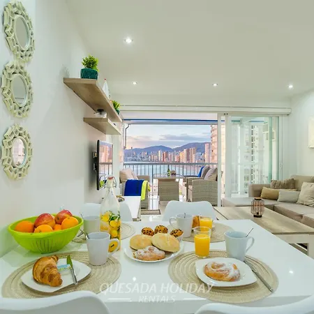 100mts To Beach, Luxury Encanto Apartman