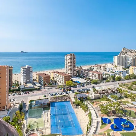 Sunset Drive 9-18 Poniente *