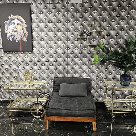 Apartment Black *
