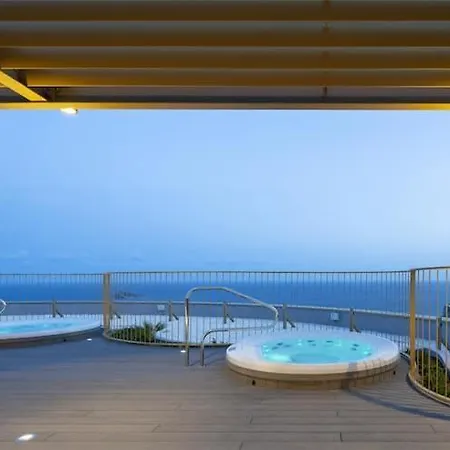 Apartment Intempo Luxury Sky View &