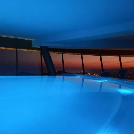 Intempo Luxury Sky View &