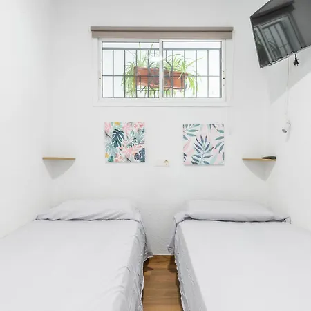 Queen Apartment *