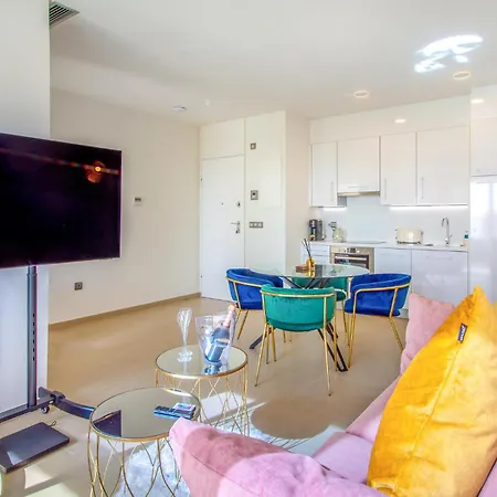 1 Bedroom In Apartment