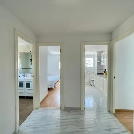 Torre Coblanca Seafront Apartment *