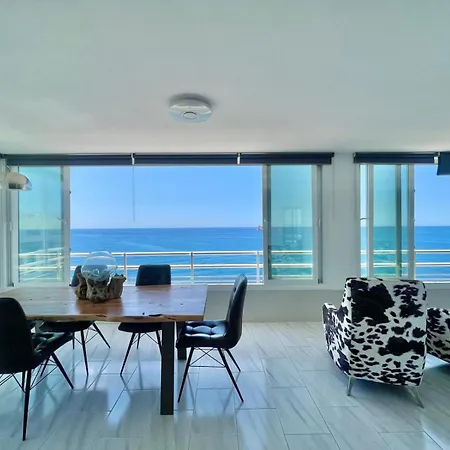 Torre Coblanca Seafront Apartment