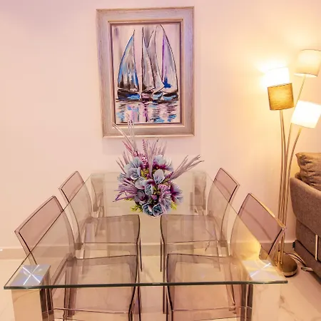 Oasis - Palm Old Town Apartment