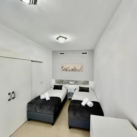 Apartment Luxury 3 Bdr By The Beach *