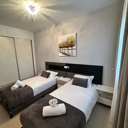 Luxury 3 Bdr By The Beach