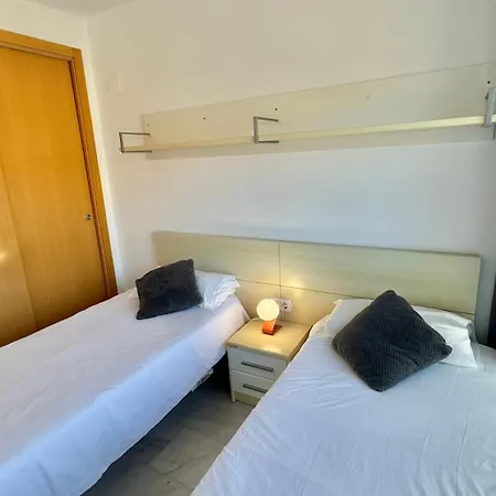 Highrise With Stunning Views From Private Balcony 85 Lejlighed