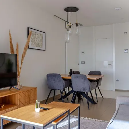 Intempo By Holuxe -184- 18th Floor Apartment *
