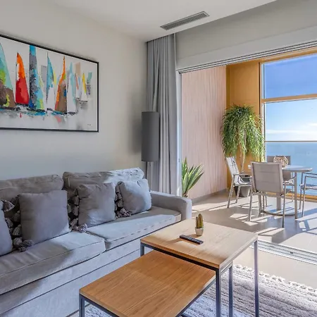 Intempo By Holuxe -184- 18th Floor Apartment *