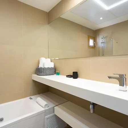 Intempo By Holuxe -184- 18th Floor Apartment