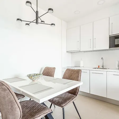 Intempo Sky 205 Apartment