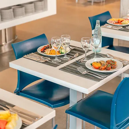 Szálloda Port Fiesta Park 3*