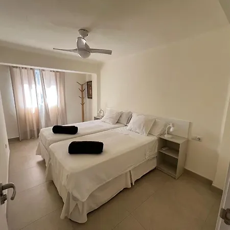 Precioso De 2 Recien Reformado En * Μπένιντορμ