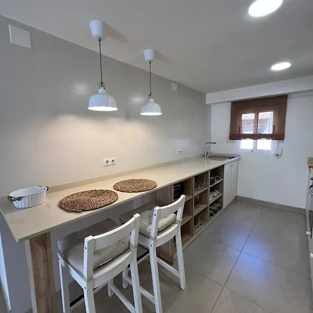 Precioso De 2 Recien Reformado En Μπένιντορμ