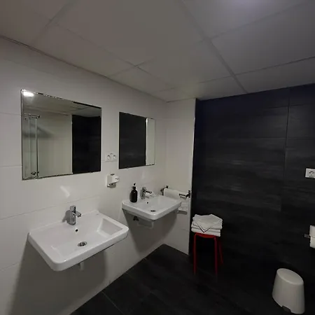 Hostal B And B Benidorm * Μπένιντορμ