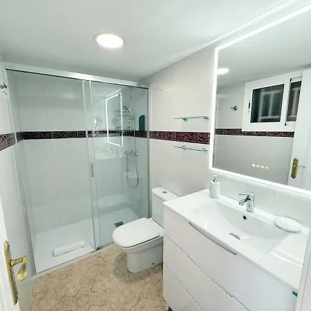 Apartamento A Estrenar Con Vistas A La Playa De Levante Con Plaza De Garaje