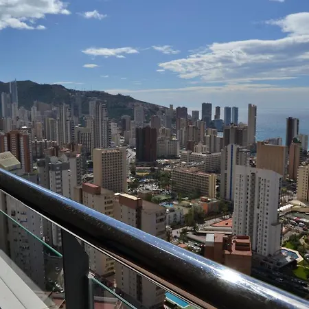 Con Terraza Torre D'oboe By Renthas شقة