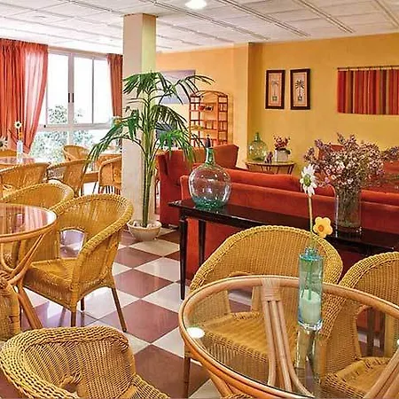 Internacional Hotel 2*