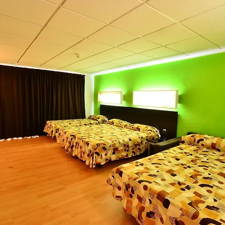Sol Y Sombra Hotel 3*