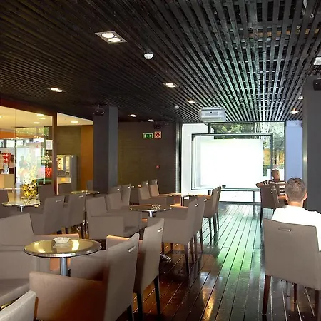 里奥公园梅德海滩酒店 4*